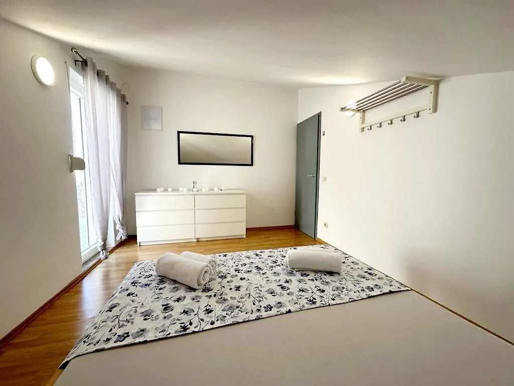 Apartment Nadalina Kastela