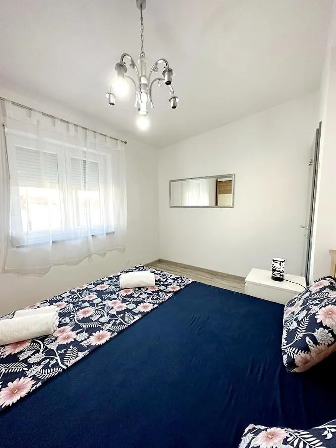 Apartment Nadalina Kastela