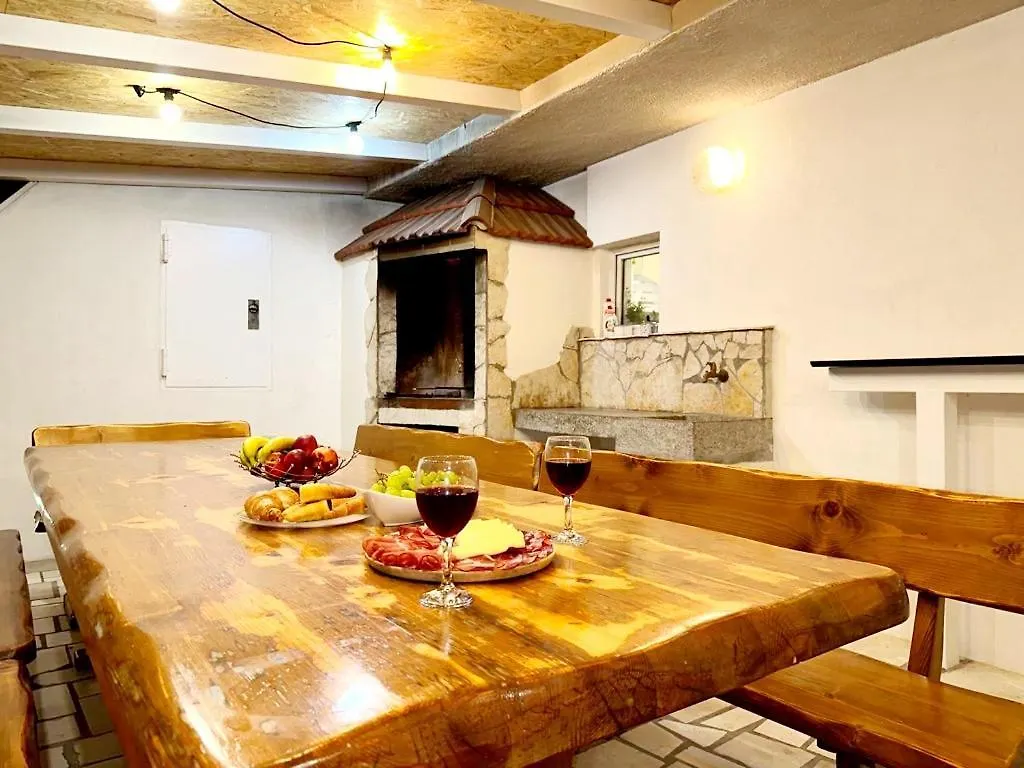 Apartment Nadalina Kastela