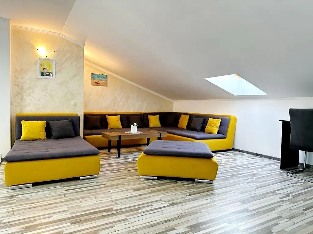 Apartment Nadalina Kastela 0*,  Croatia