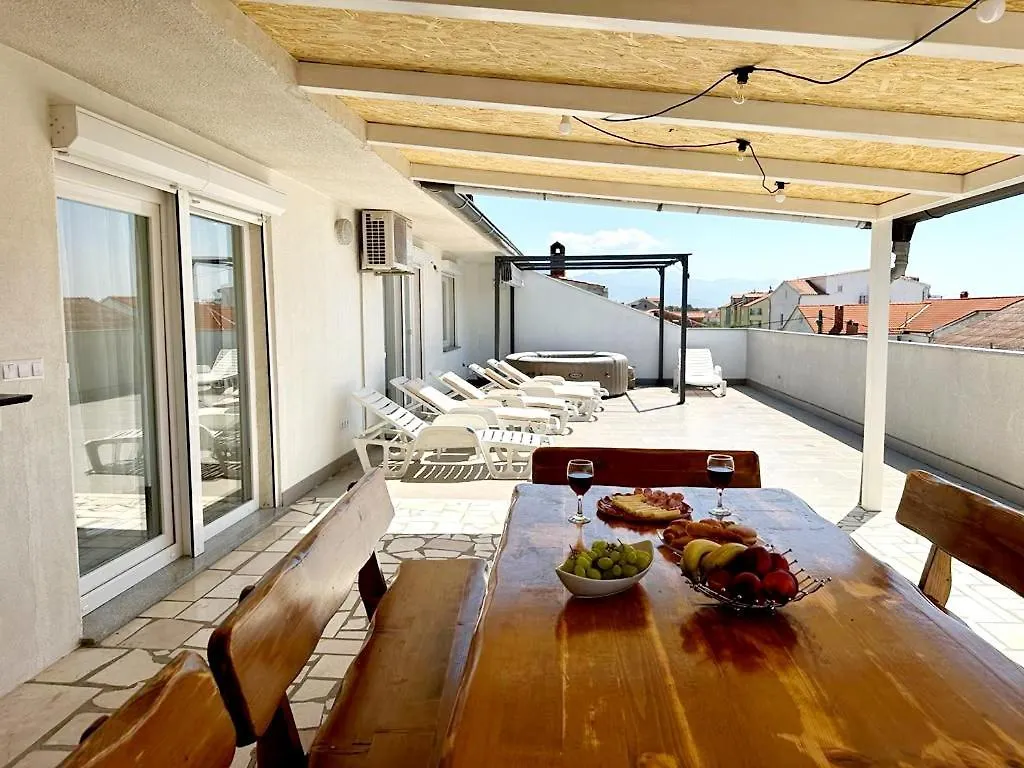 Apartment Nadalina Kastela
