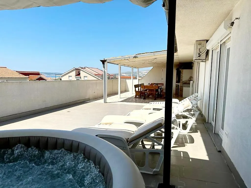 Apartment Nadalina Kastela