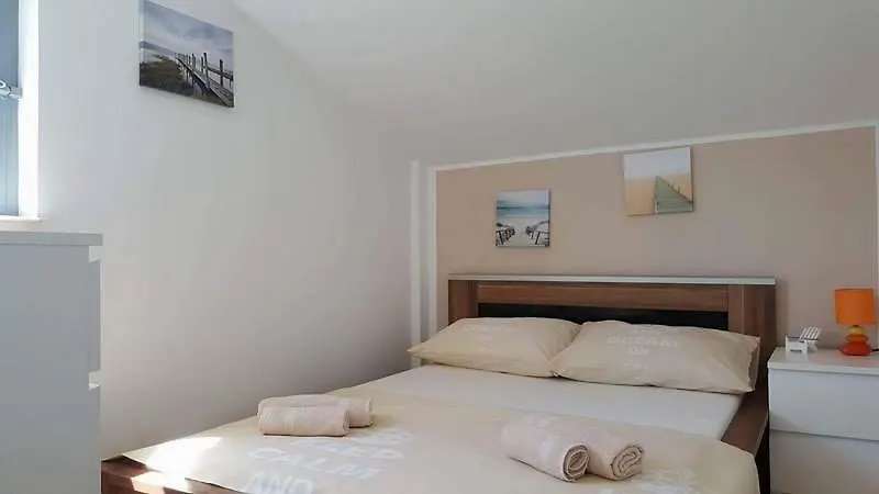 Apartment Nadalina Kastela