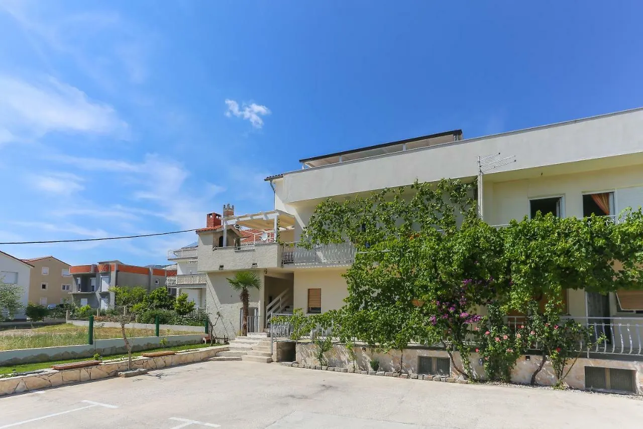 Apartment Nadalina Kastela 0*,  Croatia